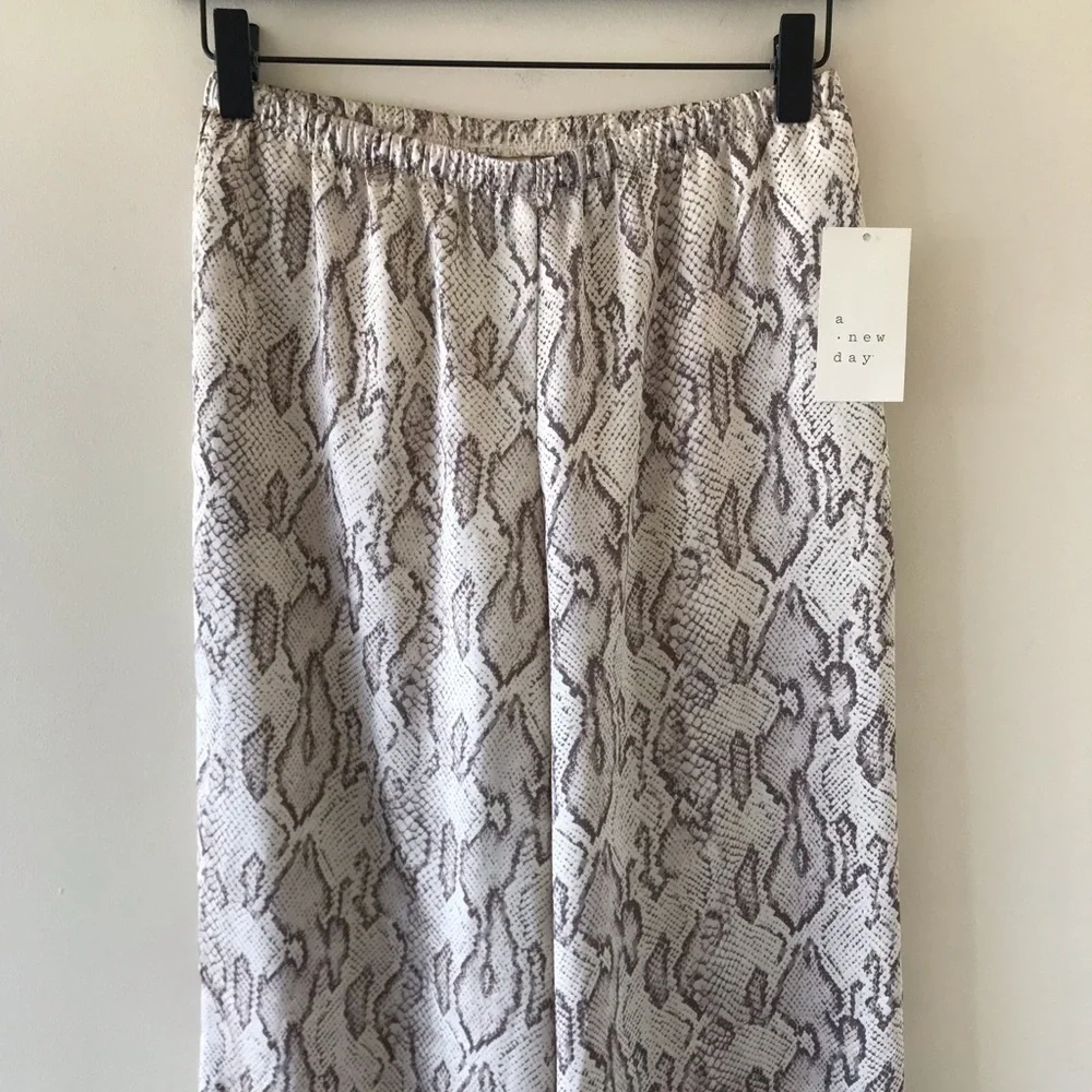 A New Day Snakeskin Print Wide Leg Pants, NWT - Picture 4 of 13